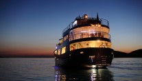 Yacht LA PERLA -  Aft Veiw